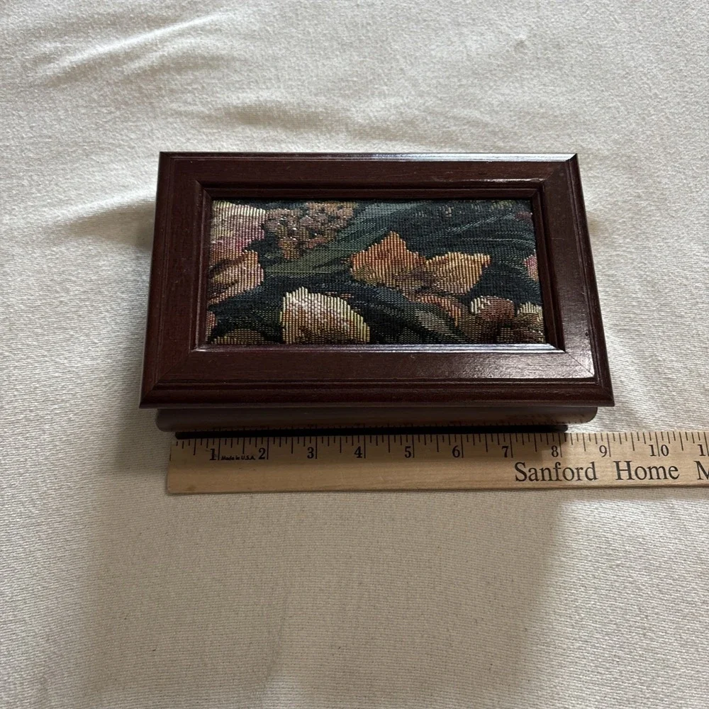 Vintage Wood Floral Tapestry Jewelry Box with Removeable Tray‎ Mirror 8x3.5x5